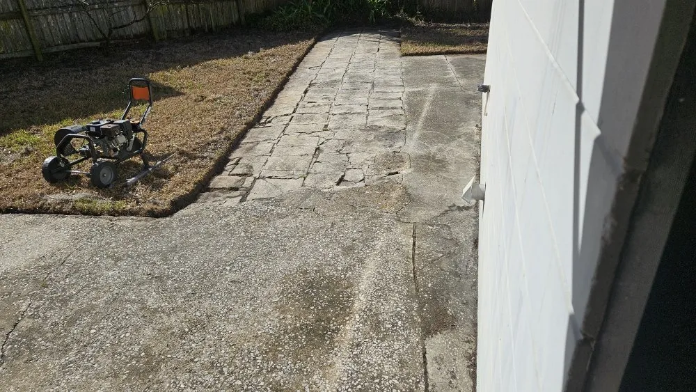 Expert lawn care service experts serving Jacksonville, FL - Dan The Landscapin' Man