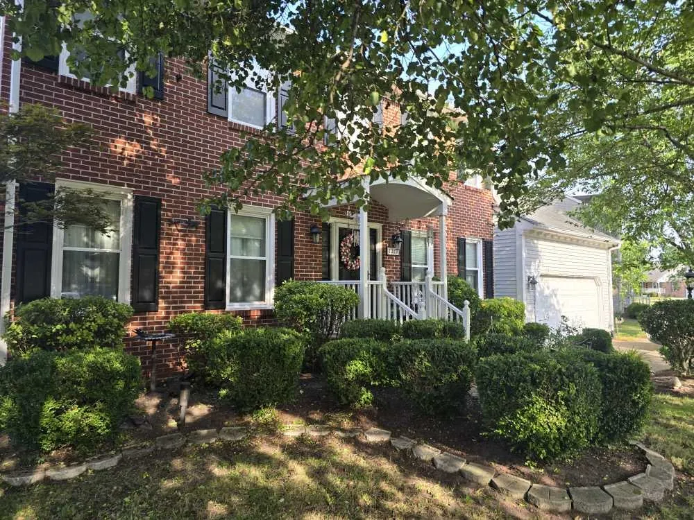 Affordable yard maintenance in Chesapeake, VA by Dan The Weedman