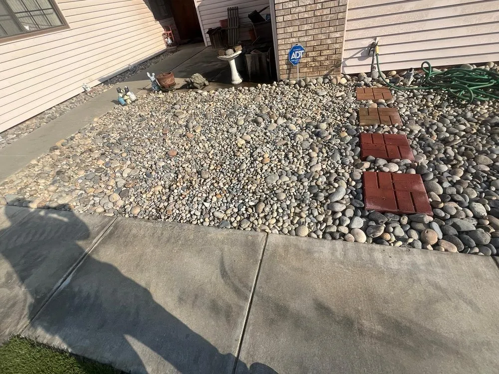 Local outdoor landscaping for beautiful yards in Hanford, CA by Dangi´s Landscaping and Tree Services