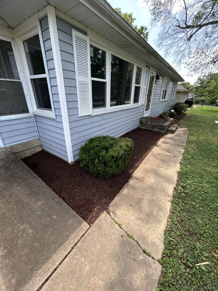 Top-rated lawn mowing service in Simpsonville, KY by Daniel and Manuel Services