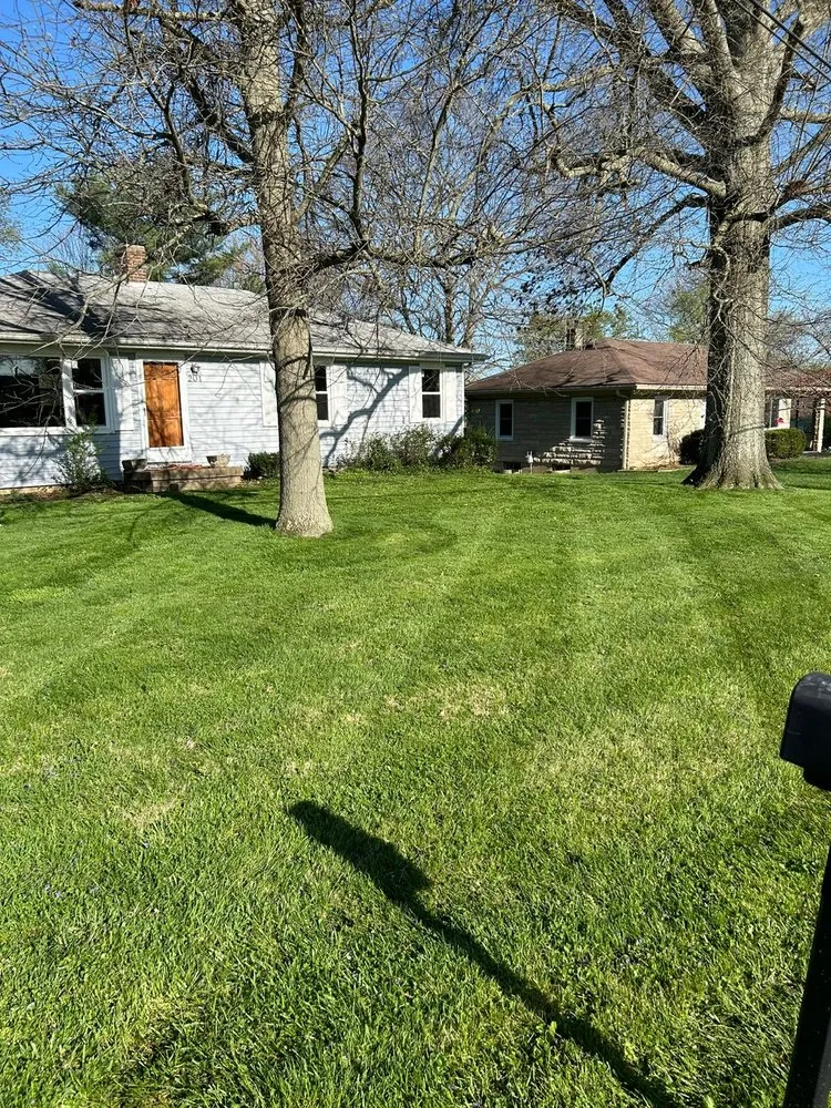 Custom lawn care service for year-round maintenance in Simpsonville, KY by Daniel and Manuel Services