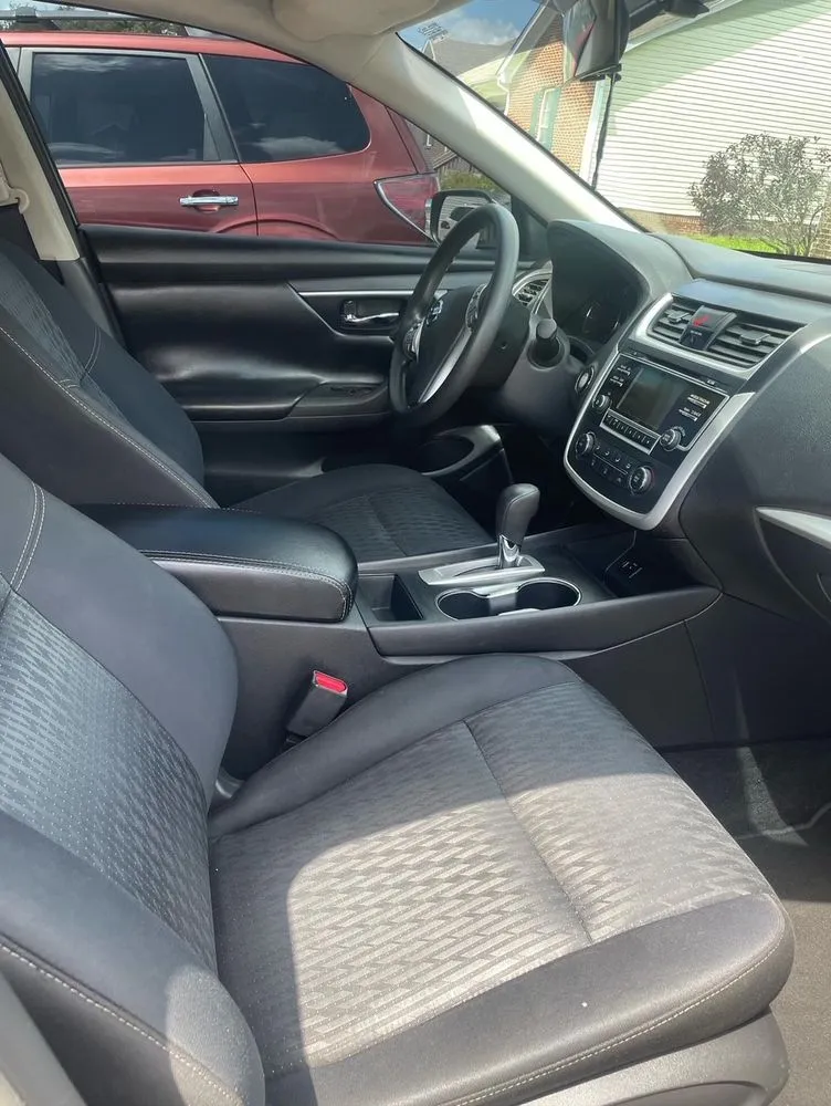 Custom residential landscaping in Simpsonville, KY by Daniel and Manuel Services