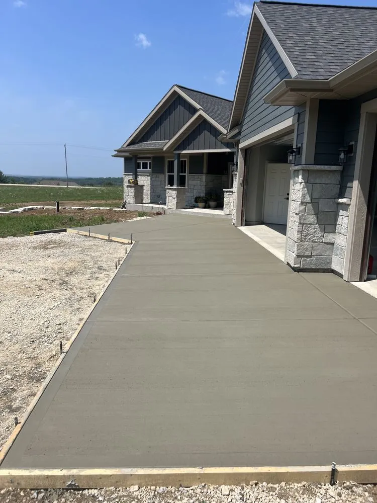 Local yard maintenance experts serving Hartford, WI - Daniel Construction