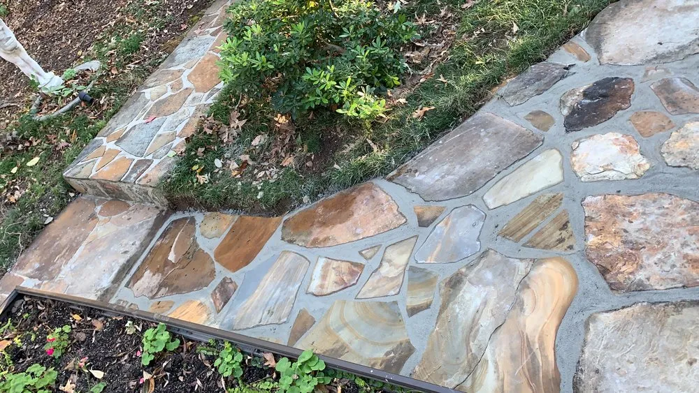 Affordable landscaping services experts serving Mountain Brook, AL - Daniel Lawn Mowers And More