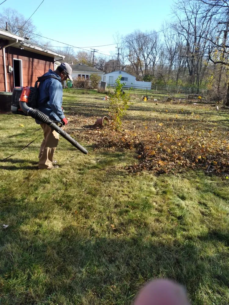 Local garden landscaping in Ypsilanti, MI by Daniel Lawncare