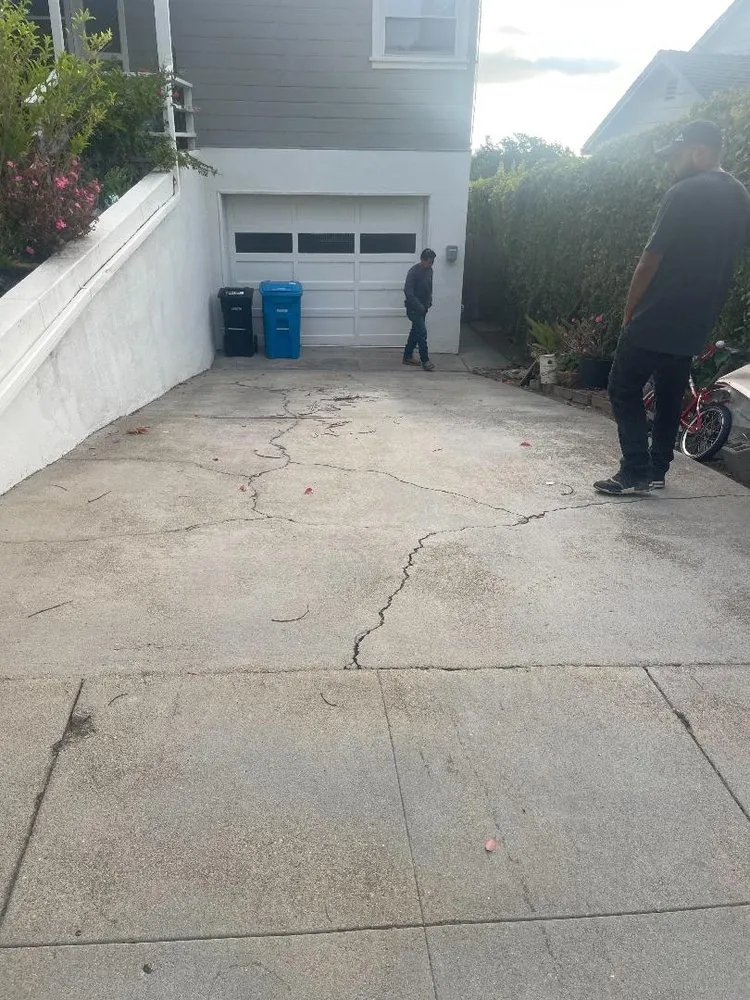 Expert yard maintenance with custom design across Hayward, CA - Daniel Martinez Landscaping