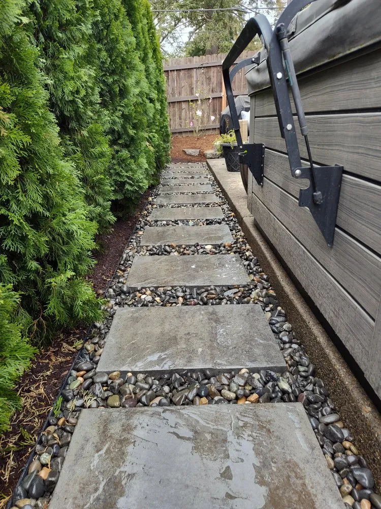 Custom yard cleanup service in Vancouver, WA by Daniel R & R Landscaping
