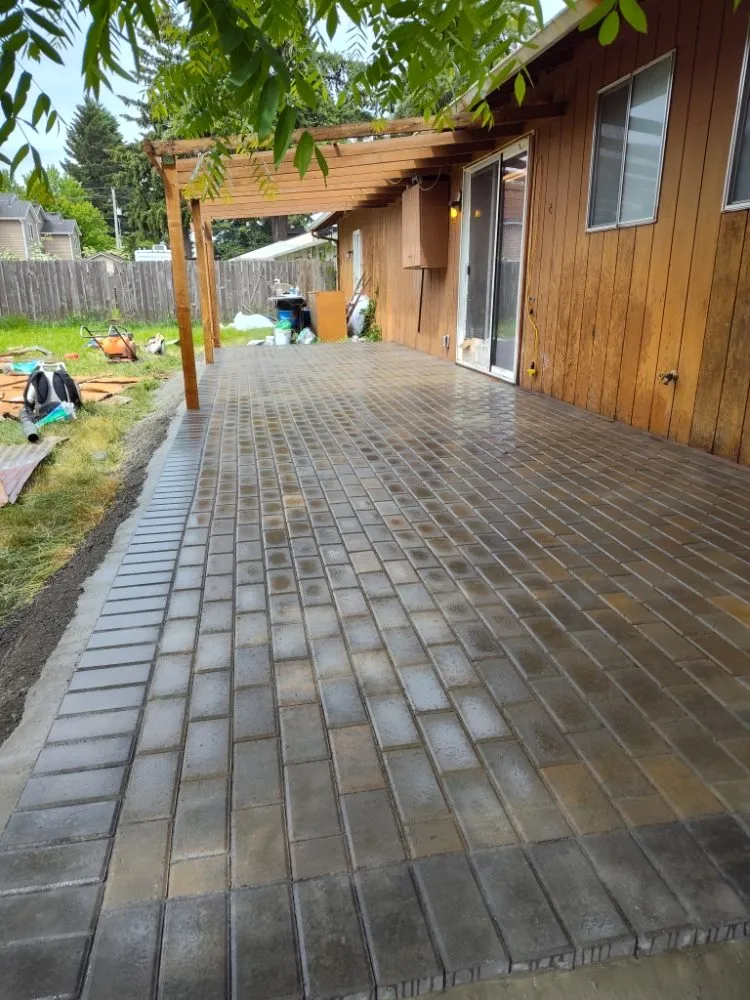 Expert garden landscaping in Vancouver, WA by Daniel R & R Landscaping