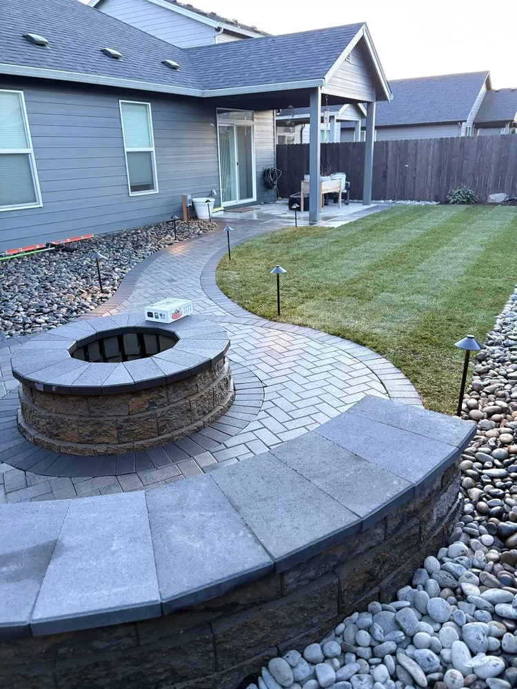 Reliable lawn mowing service in Vancouver, WA - Daniel V Landscaping