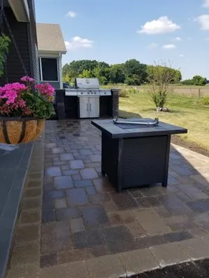 Daniel’s Brick Paving & Landscaping Logo