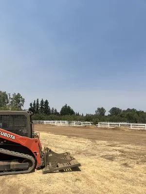 Daniel’s Land Service Logo