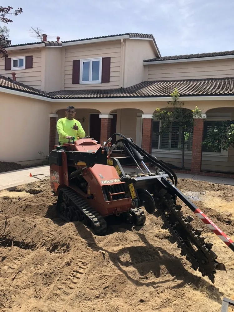 Top-rated yard cleanup service experts serving Holliste, CA - Daniel's Landscape