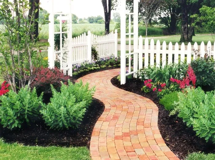 Expert landscaping services experts serving Plain City, OH - Daniels Landscaping