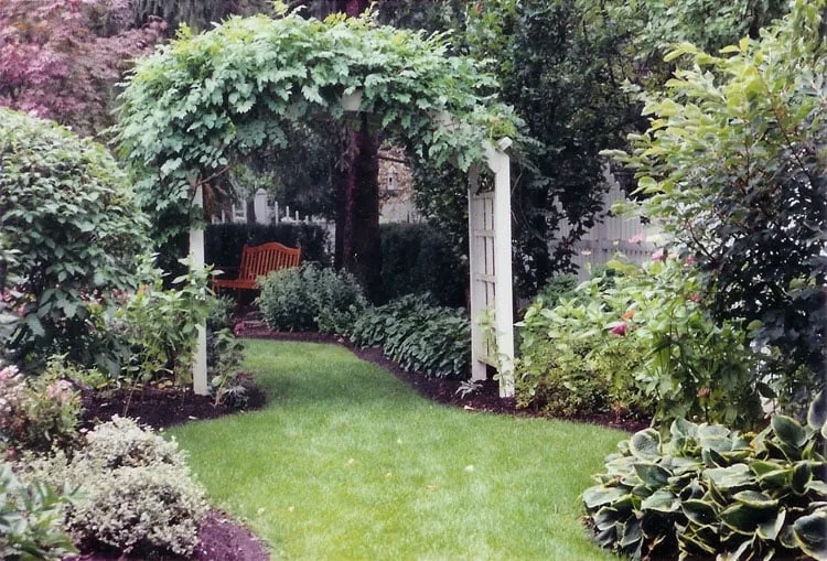 Local lawn care service experts serving Plain City, OH - Daniels Landscaping