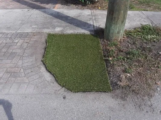 Daniels Lawn and Landscape Services Logo