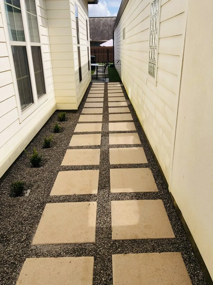 Local outdoor landscaping in Baton Rouge, LA - Daniel's Lawn Maintenance