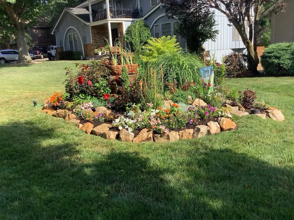 Custom yard maintenance in Independence, MO by Danielsen Lawn Care