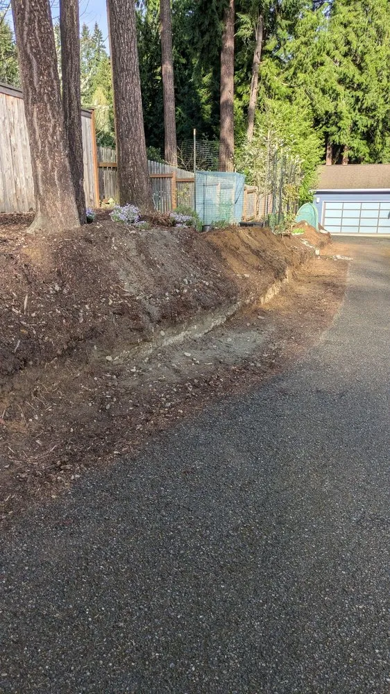 Custom lawn mowing service in Issaquah, WA - Danis Brick Paver & Landscaping