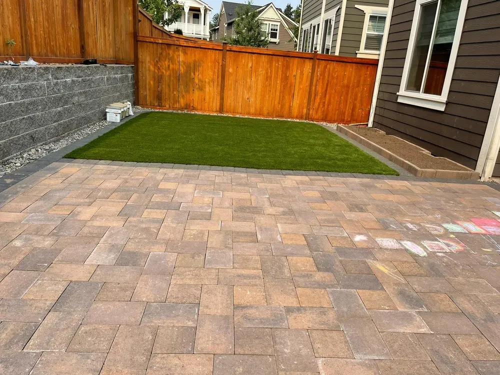 Custom landscape installation for residential properties in Issaquah, WA by Danis Brick Paver & Landscaping