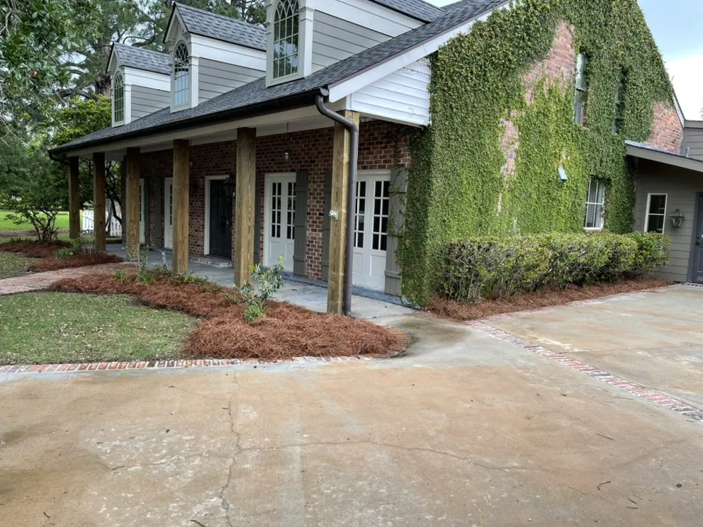 Expert residential landscaping with custom design in Saint Martinville, LA by Danity Lawn and Maintenance