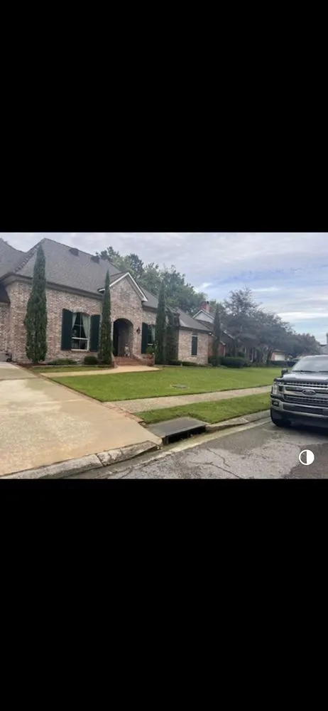 Professional lawn care service experts serving Saint Martinville, LA - Danity Lawn and Maintenance