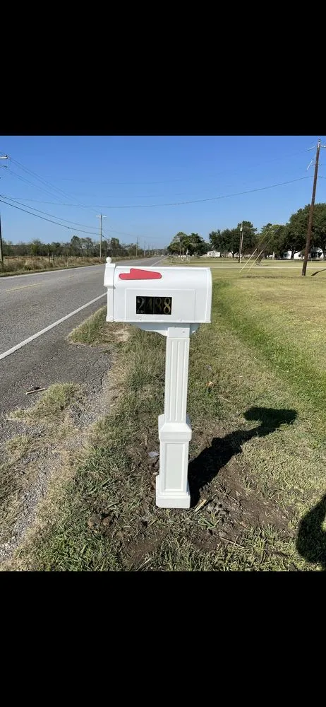 Custom yard cleanup service in Saint Martinville, LA by Danity Lawn and Maintenance