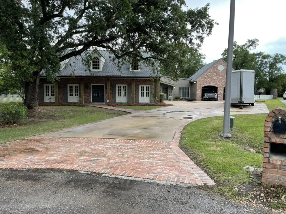 Professional outdoor landscaping in Saint Martinville, LA by Danity Lawn and Maintenance