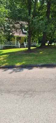 Danny Green Lawn Care Logo