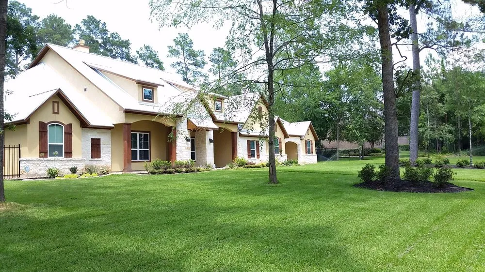 Professional yard maintenance in Houston, TX - Danny's Landscaping