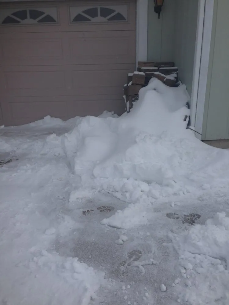 Professional lawn mowing service for beautiful yards in Hoffman Estates, IL by Danny's Lawn Care Service