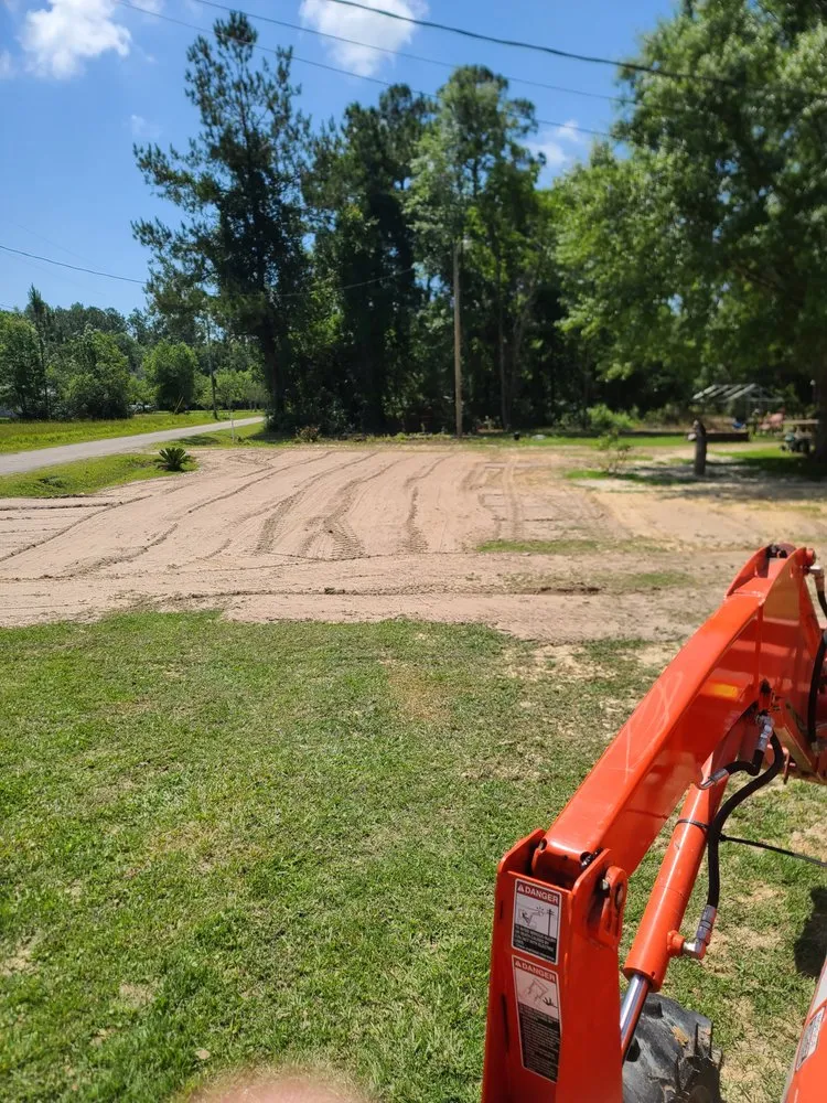 Top-rated lawn care service experts serving Bay St. Louis, MS - Danos Lawn Service & Tractor Work