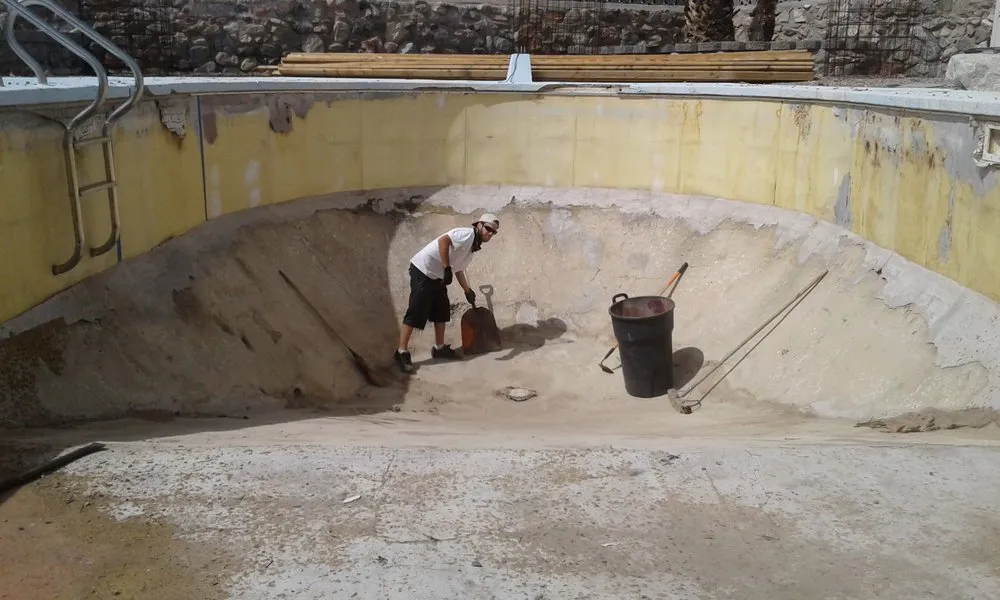 Professional landscaping services for year-round maintenance across Lake Havasu City, AZ - Dan's Hedging, Hauling & Yardcare