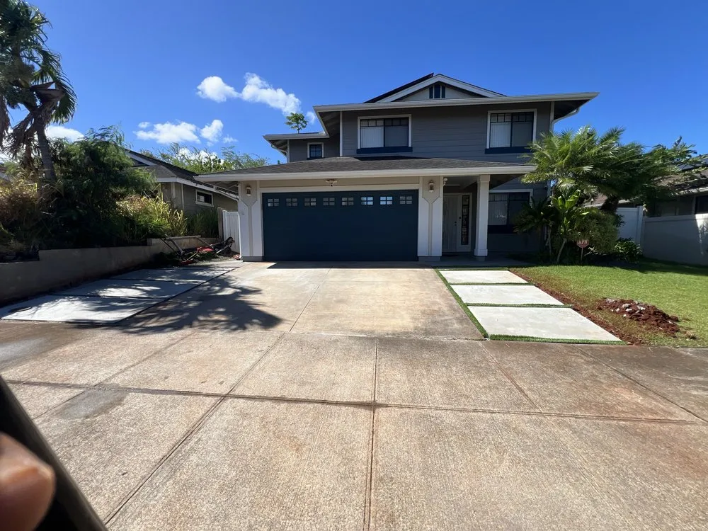 Affordable lawn care service in Honolulu, HI by Dan's Landscape & Yard Maintenance