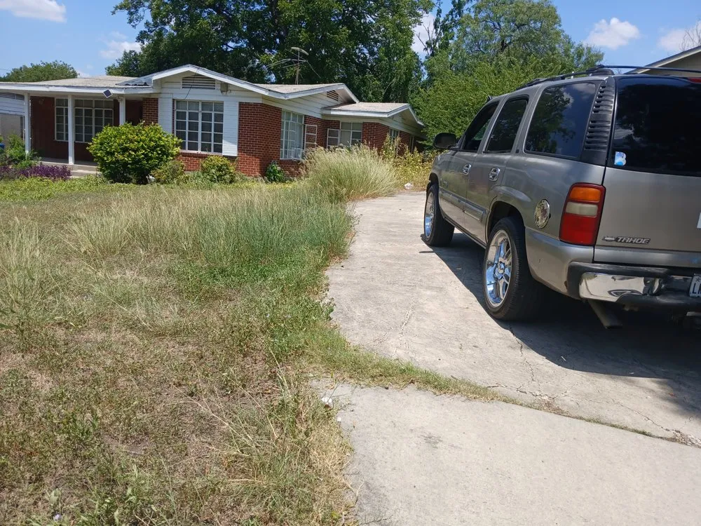 Local yard cleanup service experts serving San Antonio, TX - Dan's Lawn Care & Pressure Washing