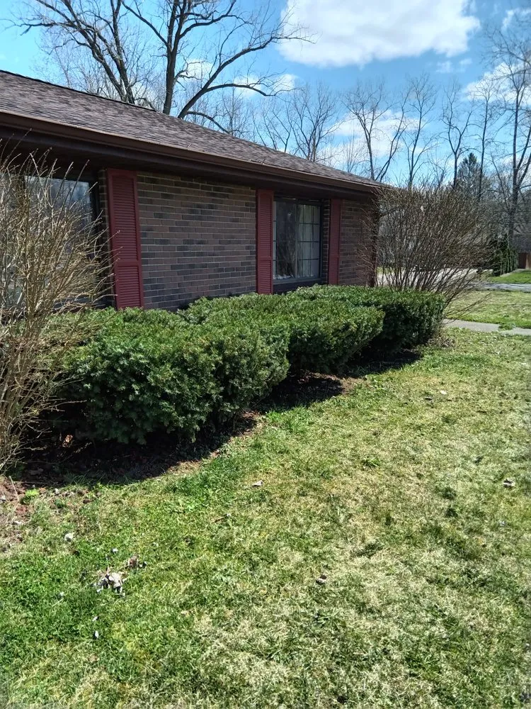 Professional lawn care service in Adrian, MI - Dan's Lawn Care