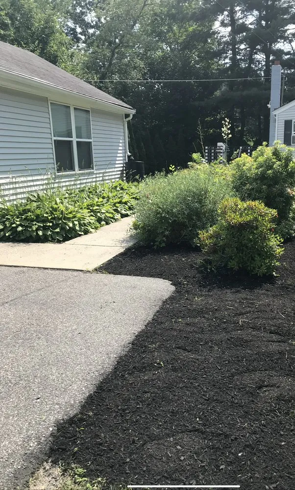 Affordable yard maintenance experts serving Quincy, MA - Dan’s Lawn Care Quincy