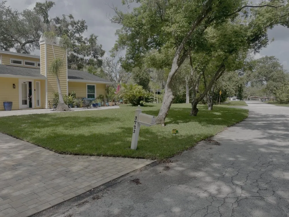 Professional garden landscaping for year-round maintenance in Oldsmar, FL by Dan's Sod