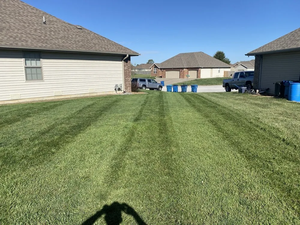 Trusted yard maintenance for residential properties in Springfield, MO by Dans Top Notch Mowing & Pressure Washing