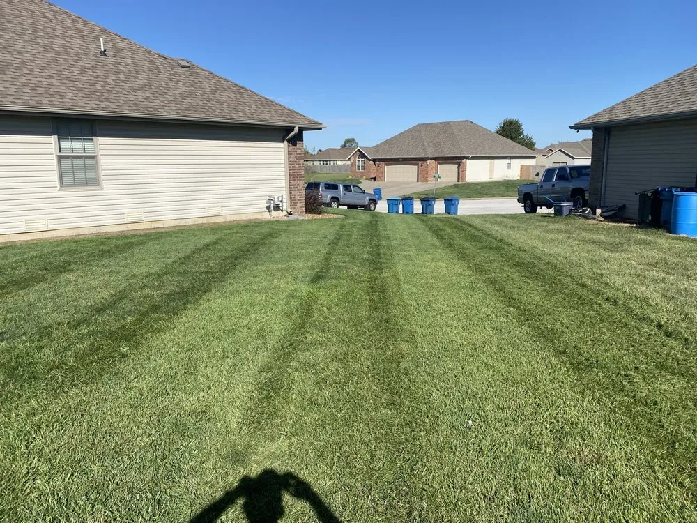 Expert lawn care service in Springfield, MO - Dans Top Notch Mowing & Pressure Washing