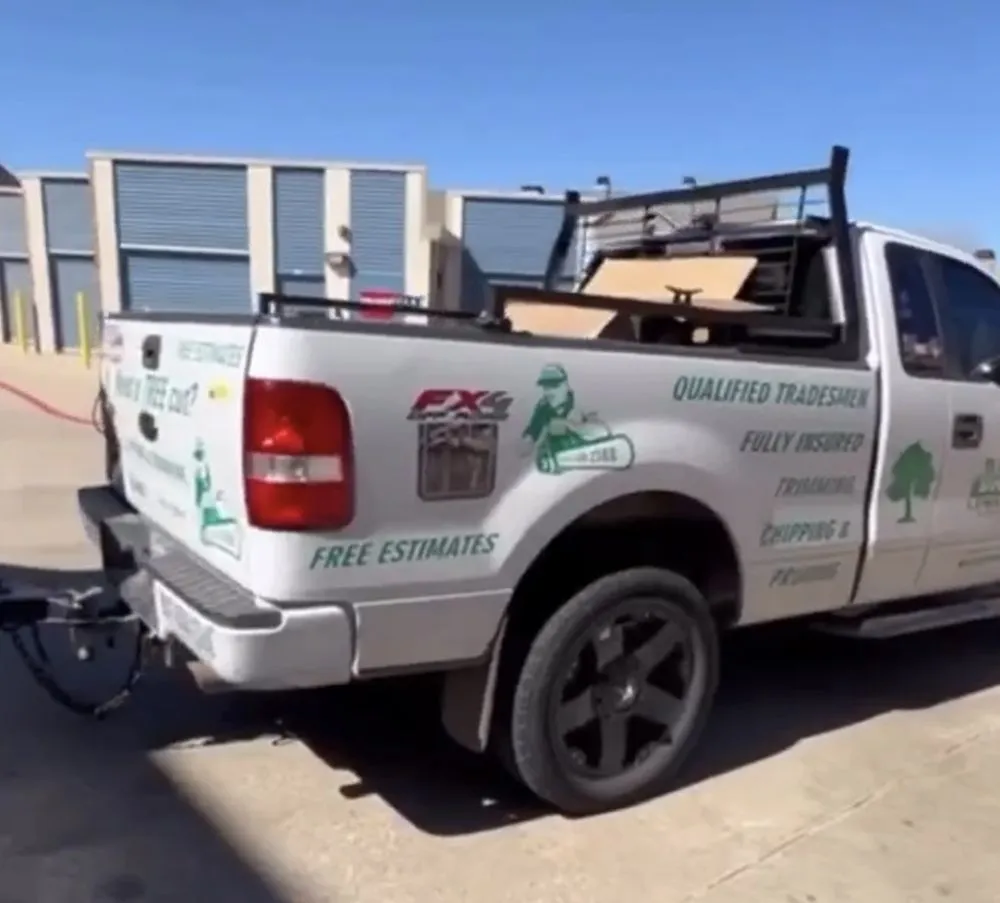 Affordable lawn mowing service in Irving, TX by Dantas Lawn Service