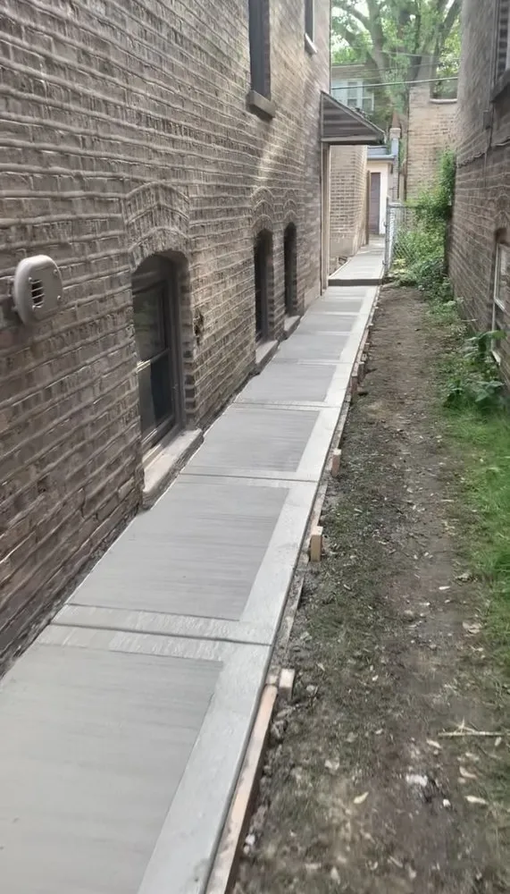 Affordable yard maintenance for beautiful yards in Chicago, IL by Dante's Native Landscape Services