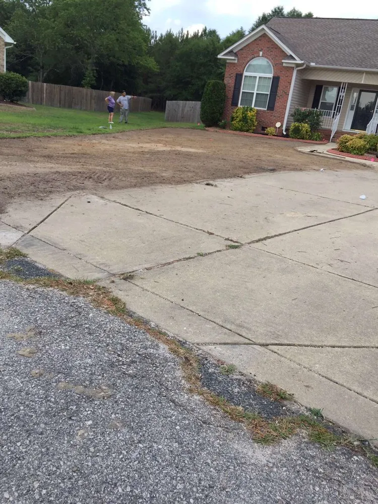 Reliable yard cleanup service experts serving Wade, NC - Danys Landscaping