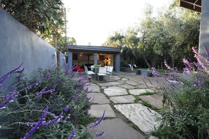 Custom residential landscaping with custom design in Long Beach, CA by Dar Design