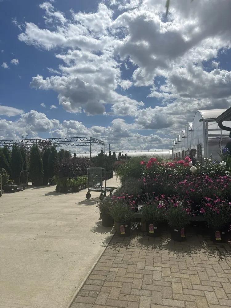 Expert residential landscaping near you in Plain City, OH by Darby Creek Nursery