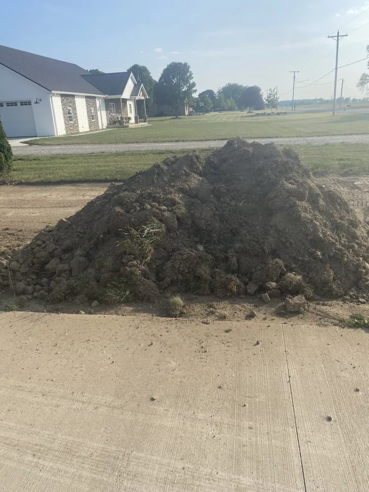 Reliable yard maintenance in Ridgeville Corners, OH by Darin Warfield Lawn & Landscape