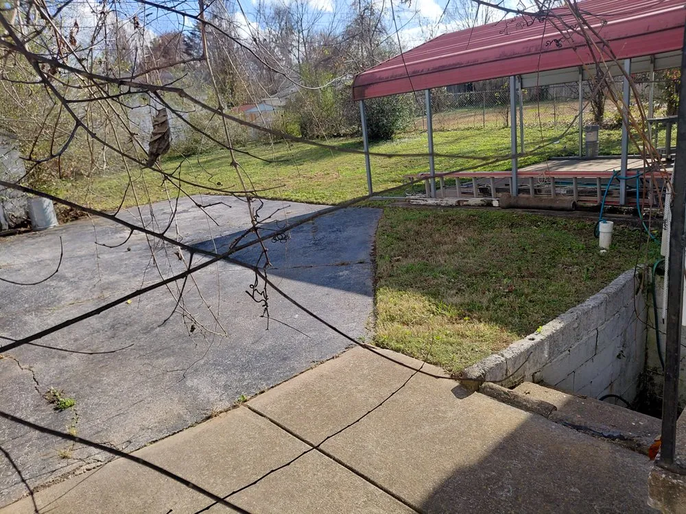 Custom outdoor landscaping for year-round maintenance across Columbia, TN - Darinel Salas