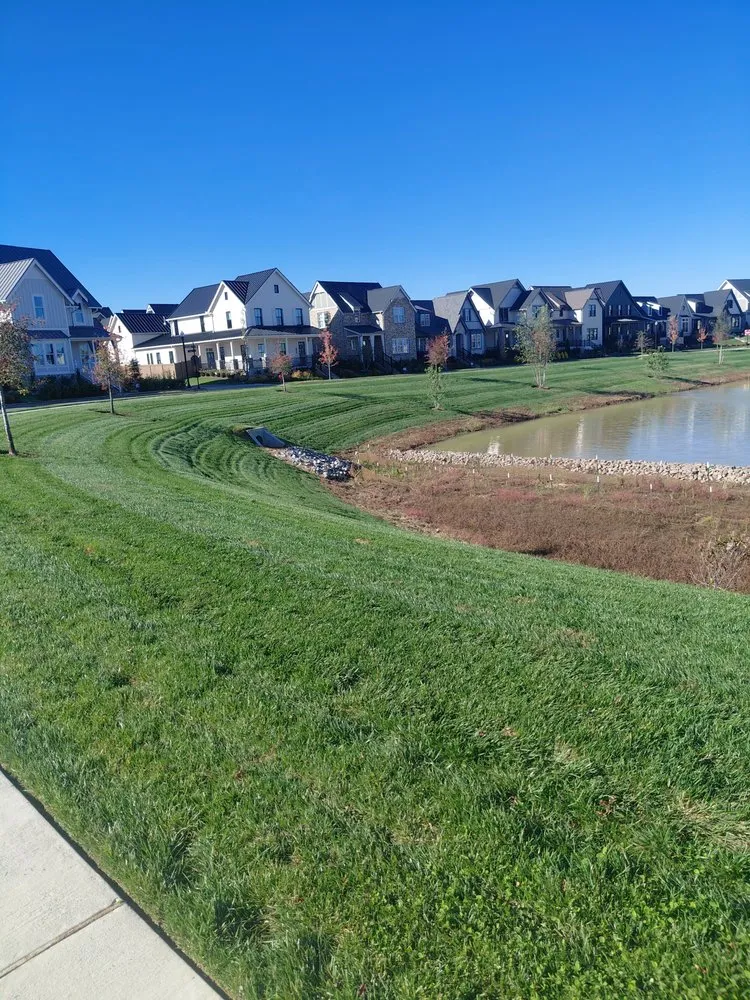 Custom residential landscaping experts serving Columbia, TN - Darinel Salas