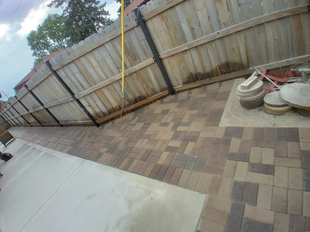 Reliable lawn care service in Lyons, IL by Dario Garcia Landscaping