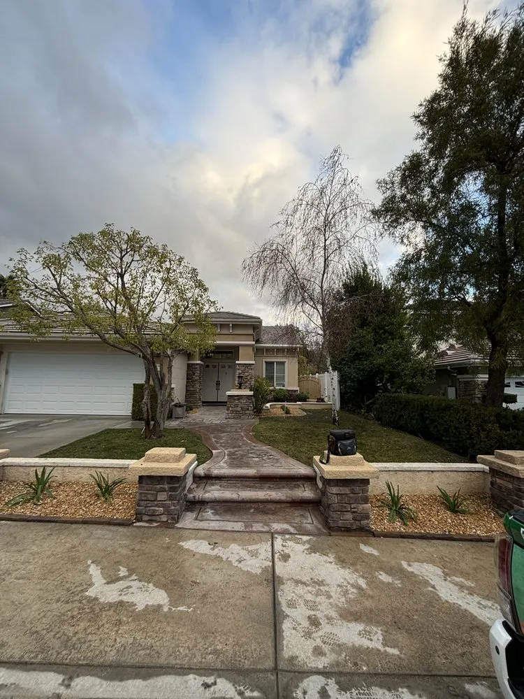 Reliable lawn mowing service for homes across Kagel Canyon, CA - Dario Landscaping