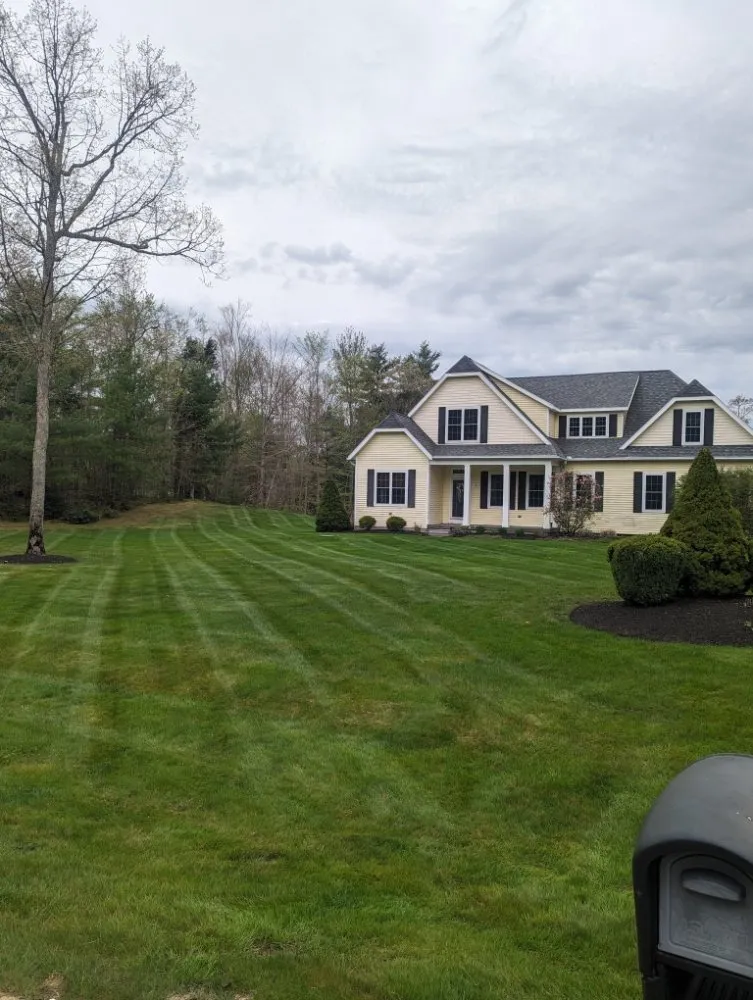 Top-rated landscape installation experts serving Raymond, NH - Darisse Landscape Maintenance